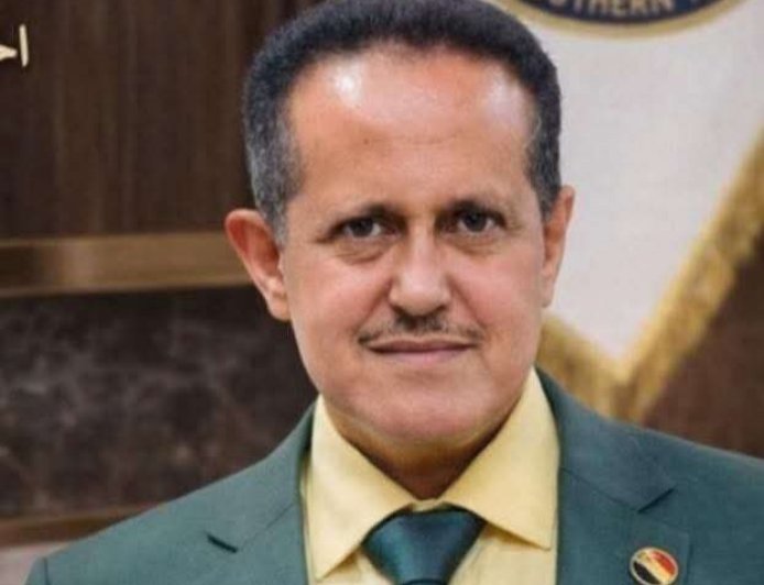 دعوات في يافع لطرد أمين عام المجلس الإنتقالي المنحل لهذا السبب