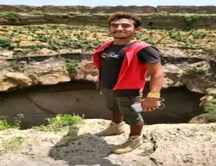 وفاة الشاب المتسلق القعقاع عنتر إثر سقوطه في حرضة دمت البركانية بالضالع