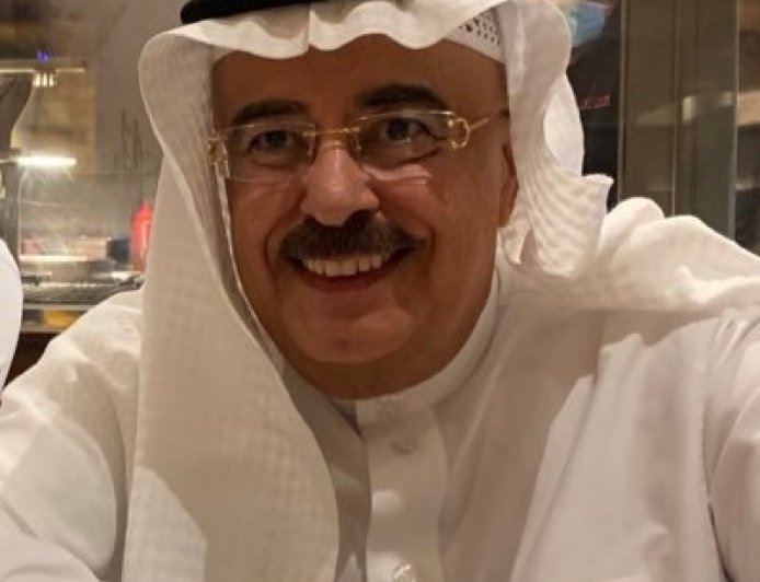 سياسي سعودي يشن هجوماً لاذعاً على رئيس المجلس الإنتقالي المنحل.. ماذا قال
