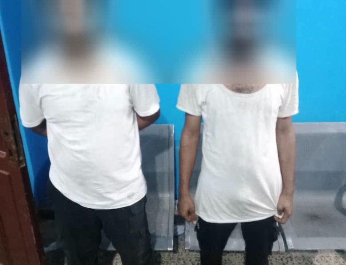 القبض على متهمين متخصصين في نشل ممتلكات المواطنين باستخدام دراجة نارية
