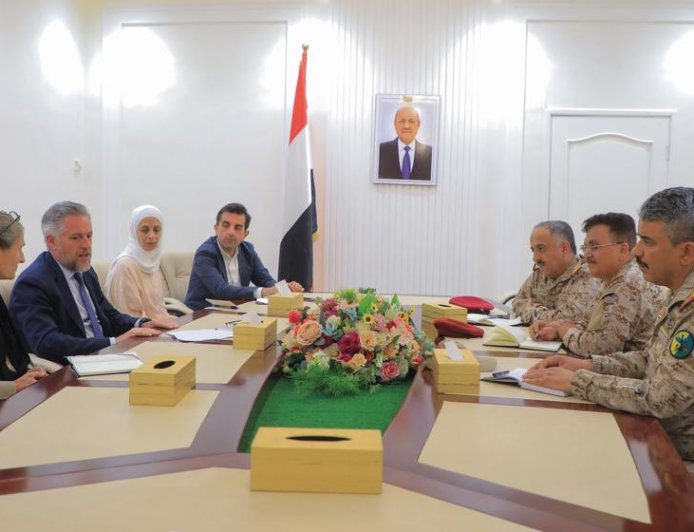 المفتش العام للقوات المسلحة اليمنية يلتقي سفيري الإتحاد الأوروبي ومملكة هولندا