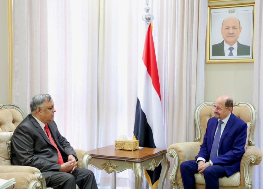 الزنداني يبحث مع السفير الهندي فرص التعاون في القطاعات الحيوية