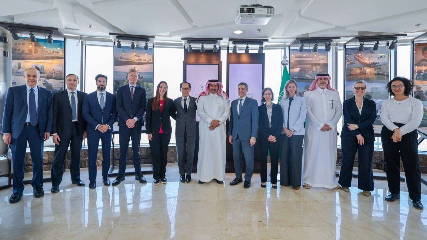 آل جابر يشيد بإسهامات السفير الأمريكي ستيفن فاغن خلال فترة عمله في اليمن