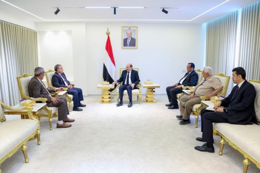 الزنداني يبحث أوضاع الجامعات الحكومية ويشدد على النهوض بالعملية التعليمية