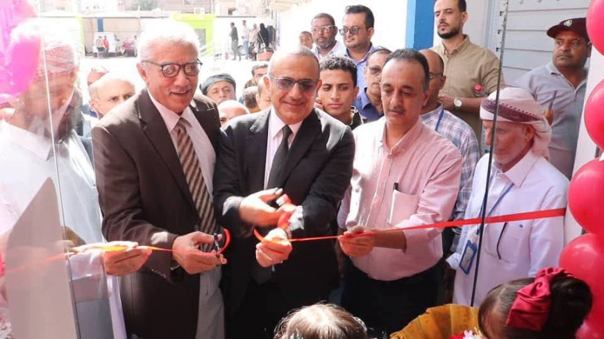 وزير الصحة يفتتح مركز القلب الخيري بعدن ويدشّن مخيم القسطرة القلبية