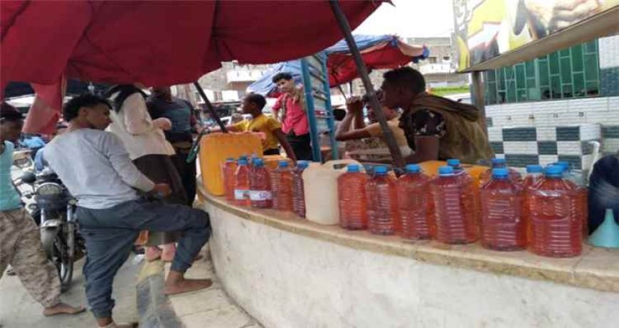 بعد 48 ساعة فقط.. باعة البنزين العشوائيون يحتلون شوارع لحج مجدداً
