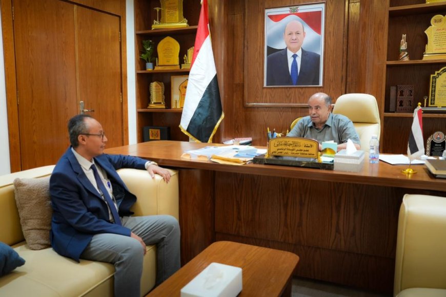 الخنبشي يطّلع على أوضاع مطار الريان الدولي ويؤكد أهمية توسيع الرحلات واستكمال مشاريع التأهيل