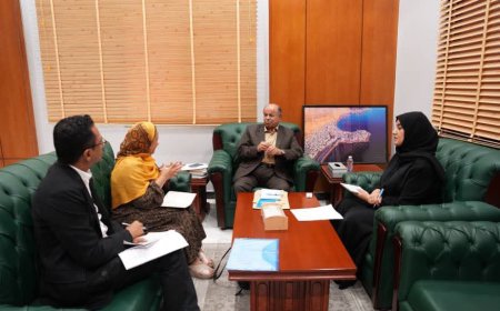الخنبشي يطلع على برامج مركز (CIVIC) لتعزيز حماية المدنيين وبناء قدرات الأجهزة الأمنية بحضرموت