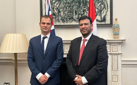 العليمي يبحث في لندن مع مسؤول بريطاني الإصلاحات الاقتصادية ومستجدات الأوضاع في اليمن