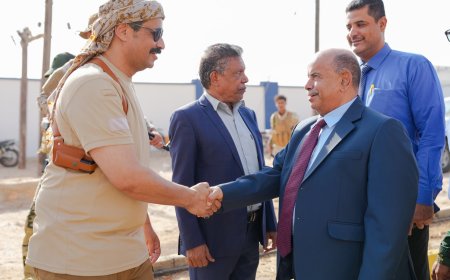 الخنبشي يفتتح ويسلم مشاريع تطويرية ومركبات أمنية لإدارة أمن وشرطة ساحل حضرموت