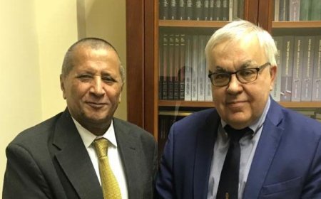 السفير اليمني يطلع موسكو على تهديدات الحـ.ـوثيين للملاحة.. وهكذا جاءه الرد الروسي