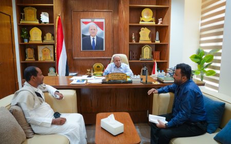الخنبشي يؤكد دعم السلطة المحلية لتعزيز سيادة القانون وحماية المال العام