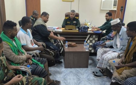 عقب حادثة التقطع.. الجابري يلتقي أبناء الشرج ويؤكد تعزيز الأمن في المكلا