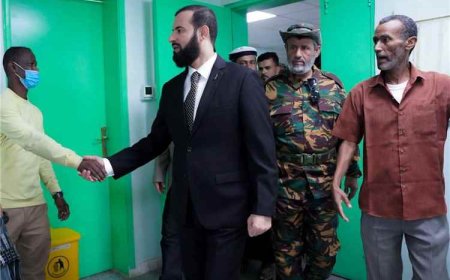 المحافظ الرباش يوقف مدير مستشفى الرازي ويحيله إلى التحقيق خلال زيارة مفاجئة
