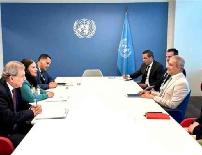 سفيرة اليمن في واشنطن تدعو إلى استمرار الدعم الدولي لمواجهة التحديات الراهنة