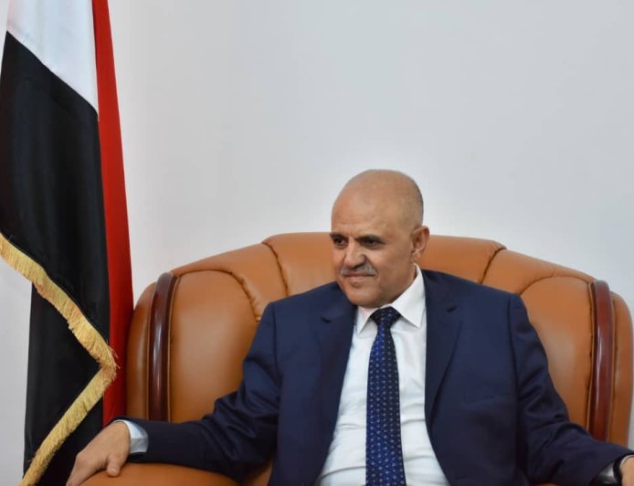 الكشف عن قرار مرتقب بتغيير محافظ تعز.. تفاصيل