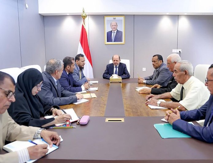 خلال اجتماع مع قيادة عدن.. الزنداني يطلق توجيهات جديدة لتحسين الخدمات وإعادة بناء المؤسسات