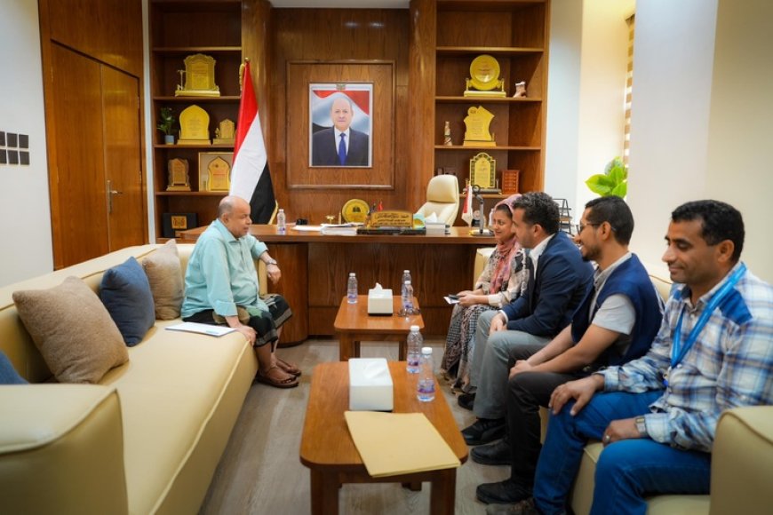 الخنبشي يبحث مع الغذاء العالمي توسيع المساعدات الإنسانية في حضرموت