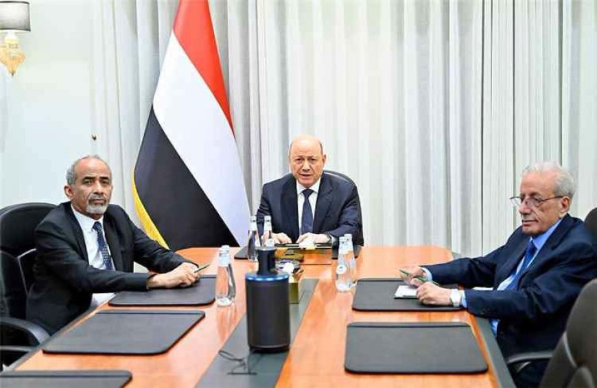 مجلس القيادة الرئاسي يؤكد إتخاذ جميع الإجراءات لمنع انتهاك السيادة اليمنية