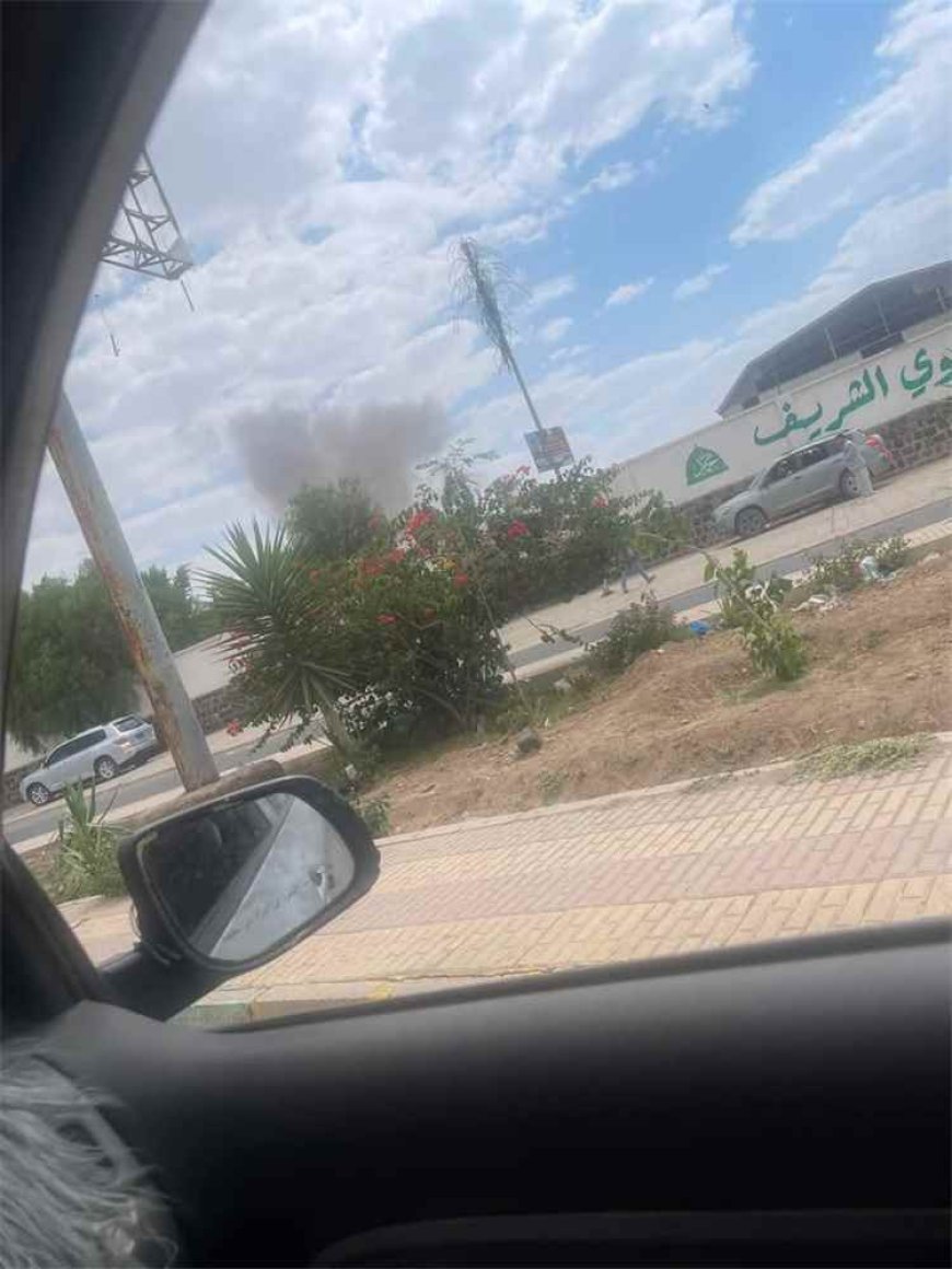 شاهد أول صورة.. غارات جوية تستهدف مطار صنعاء عقب تحذير يمني من طائرة إيرانية