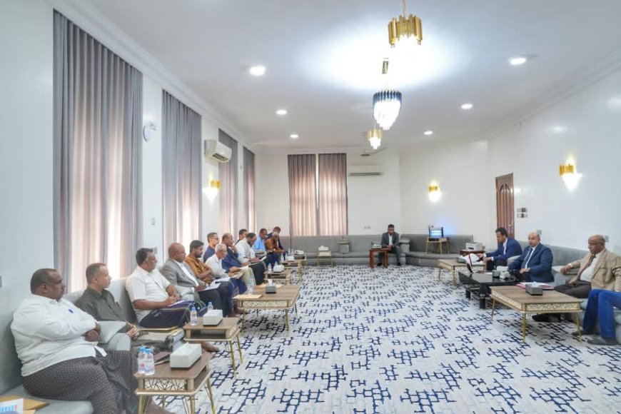 الخنبشي يواصل مشاورات تأسيس المجلس التنسيقي الأعلى ويؤكد وحدة الصف الحضرمي