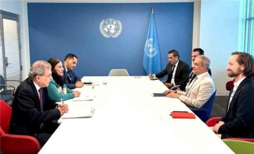 سفيرة اليمن في واشنطن تدعو إلى استمرار الدعم الدولي لمواجهة التحديات الراهنة