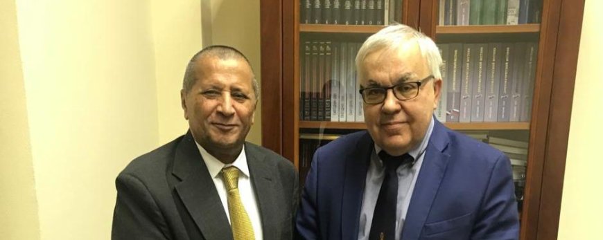 السفير اليمني يطلع موسكو على تهديدات الحـ.ـوثيين للملاحة.. وهكذا جاءه الرد الروسي