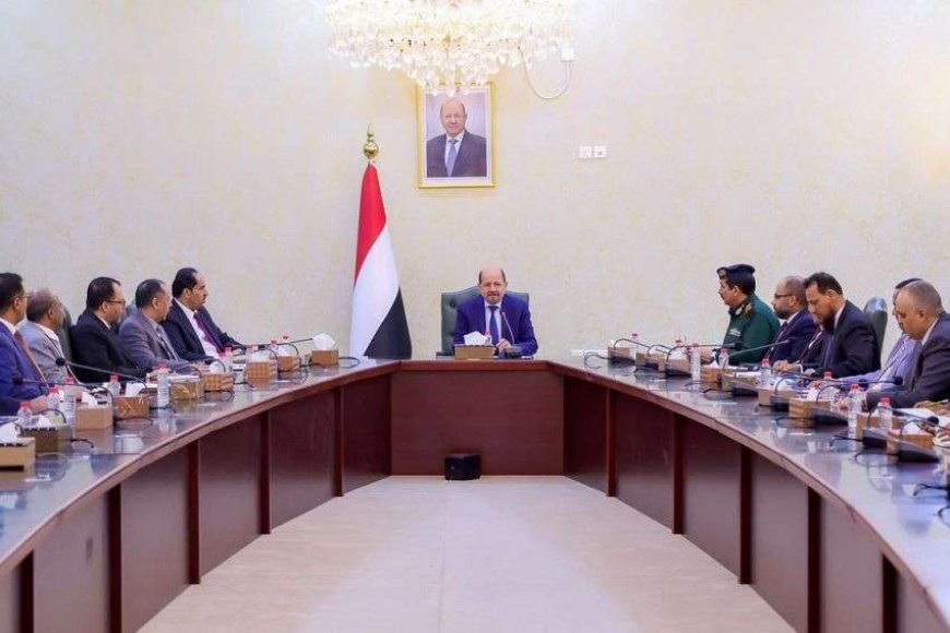 الزنداني يوجه برفع الجاهزية الحكومية لمواجهة أي تصعيد محتمل