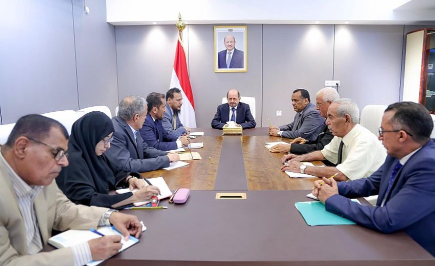 خلال اجتماع مع قيادة عدن.. الزنداني يطلق توجيهات جديدة لتحسين الخدمات وإعادة بناء المؤسسات