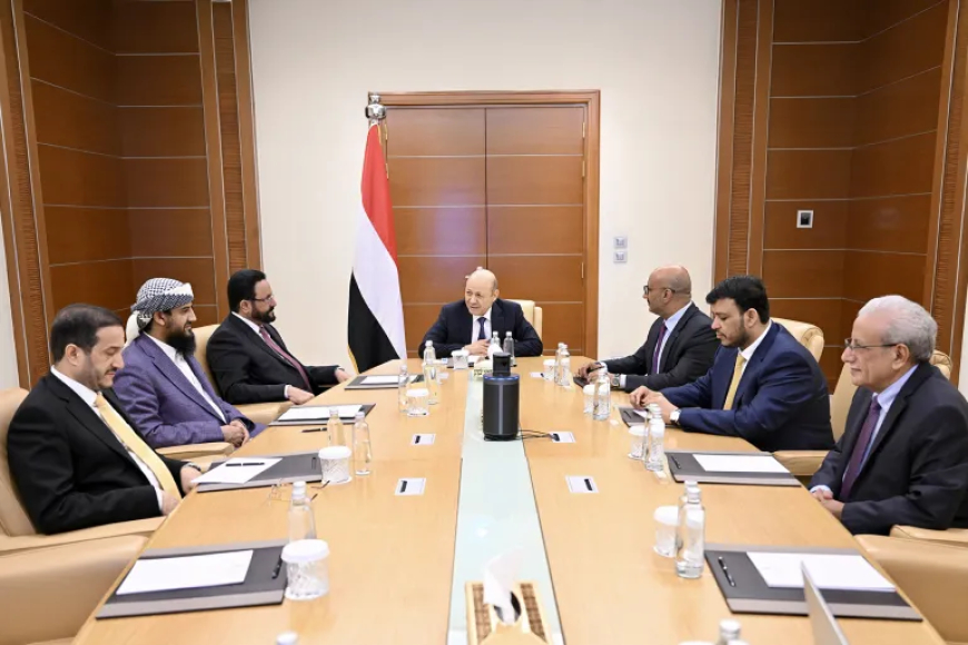 مصادر: توافق داخل مجلس القيادة على آلية جديدة للقرارات الرئاسية