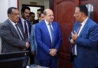 رئيس الوزراء يوجه رسالة حاسمة بشأن التهريب خلال زيارته لمصلحة الجمارك