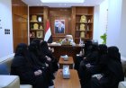 الخنبشي يطلع على تحضيرات انعقاد المؤتمر الأول للرائدات بحضرموت