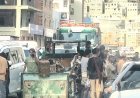 احتجاجاً على أزمة الغاز.. محتجون يقطعون عدداً من الطرق في المكلا