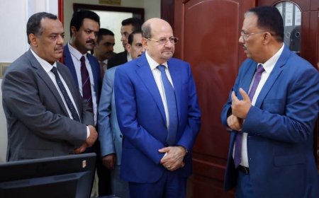 رئيس الوزراء يوجه رسالة حاسمة بشأن التهريب خلال زيارته لمصلحة الجمارك