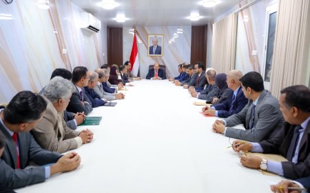 اجتماع حكومي برئاسة الزنداني يناقش التصعيد الحوثي ويرفع مستوى الجاهزية