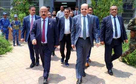 خلال زيارته لوزارة النقل.. رئيس الوزراء يوجه برفع مستوى الجاهزية للتعامل مع أي طارئ