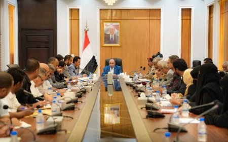 بعد الاستهدافات الأخيرة.. الخنبشي يؤكد تعزيز تأمين المواقع والمنشآت الحيوية في حضرموت