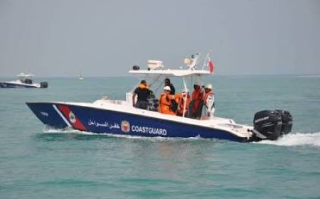 سفينة محملة بمواد مهربة تقع في قبضة خفر السواحل قبالة عدن