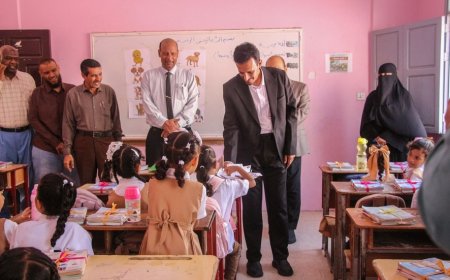 الجيلاني يتفقد انتظام الدراسة مع انطلاق العام الدراسي الجديد بساحل حضرموت