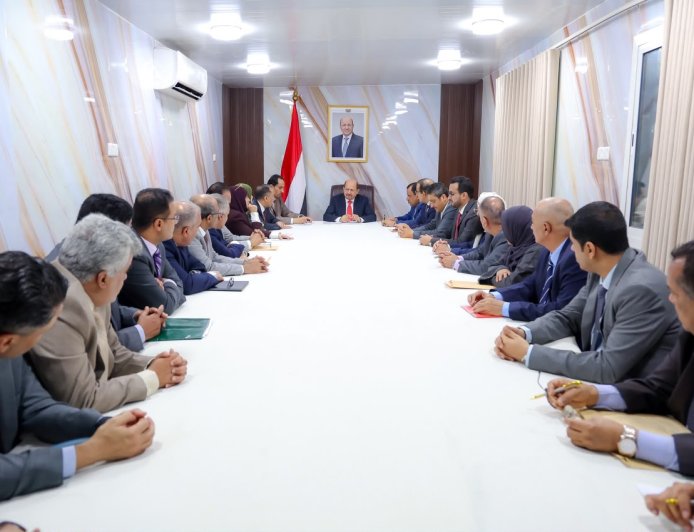 اجتماع حكومي برئاسة الزنداني يناقش التصعيد الحوثي ويرفع مستوى الجاهزية