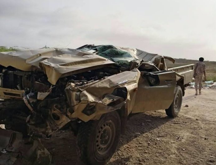 حادث مروري يودي بحياة سائق طقم عسكري ويصيب ثلاثة آخرين في المهرة
