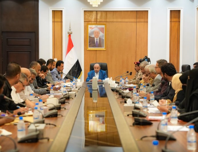 بعد الاستهدافات الأخيرة.. الخنبشي يؤكد تعزيز تأمين المواقع والمنشآت الحيوية في حضرموت