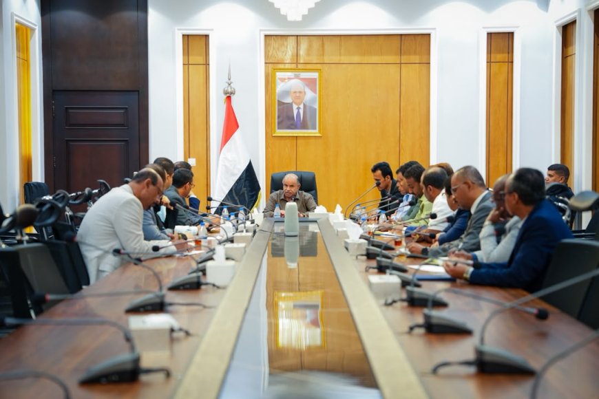اجتماع موسع برئاسة الخنبشي لبحث الاستعدادات لمواجهة أي تطورات طارئة في حضرموت