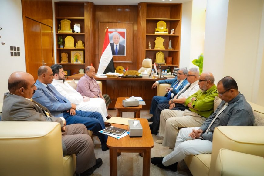 الخنبشي يناقش مع الجهات المعنية معالجات عزوف الطلاب عن كليات التربية