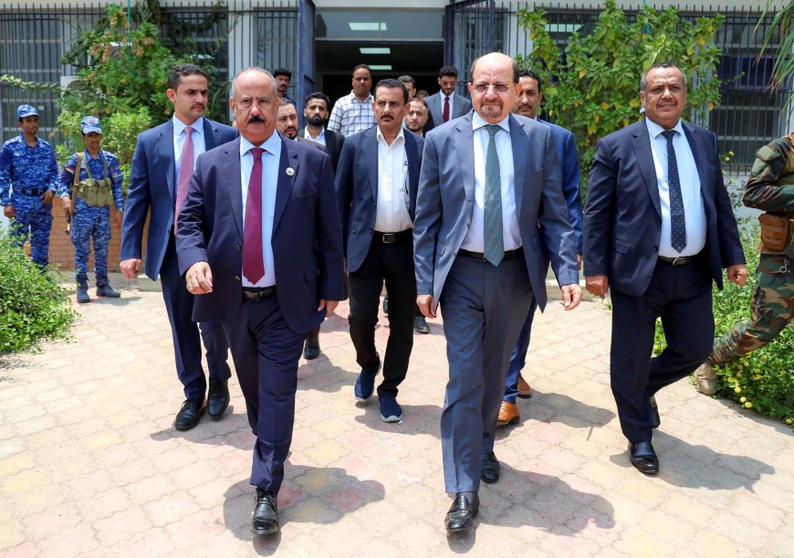 خلال زيارته لوزارة النقل.. رئيس الوزراء يوجه برفع مستوى الجاهزية للتعامل مع أي طارئ