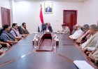 رئيس الوزراء من عدن: الحكومة تدير تداعيات التصعيد ودعم الجبهات في مقدمة الأولويات