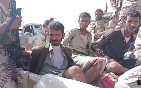 أسرى حـ.ـوثيون في قبضة القوات الحكومية عقب انهيار مواقع المليشيا بالجوف
