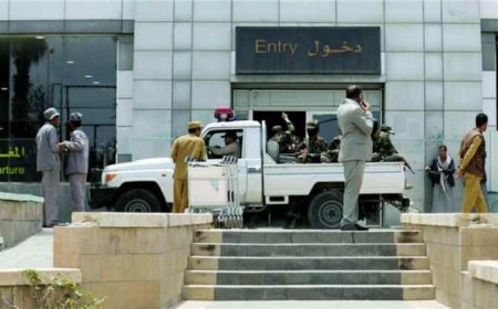طائرتان تصلان صنعاء وتغادران وعلى متنهما جرحى حـ.ـوثيون