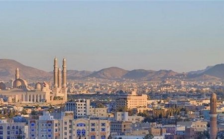 انفجار يستهدف قسم شرطة في صنعاء وسقوط قتلى