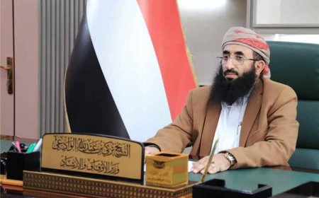وزير الأوقاف يطالب مفتي ليبيا بمراجعة موقفه من الحـ.ـوثيين